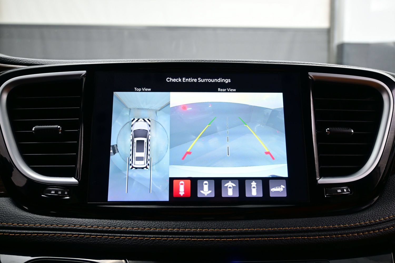 Used 2022 Chrysler Pacifica Pinnacle FWD image 20
