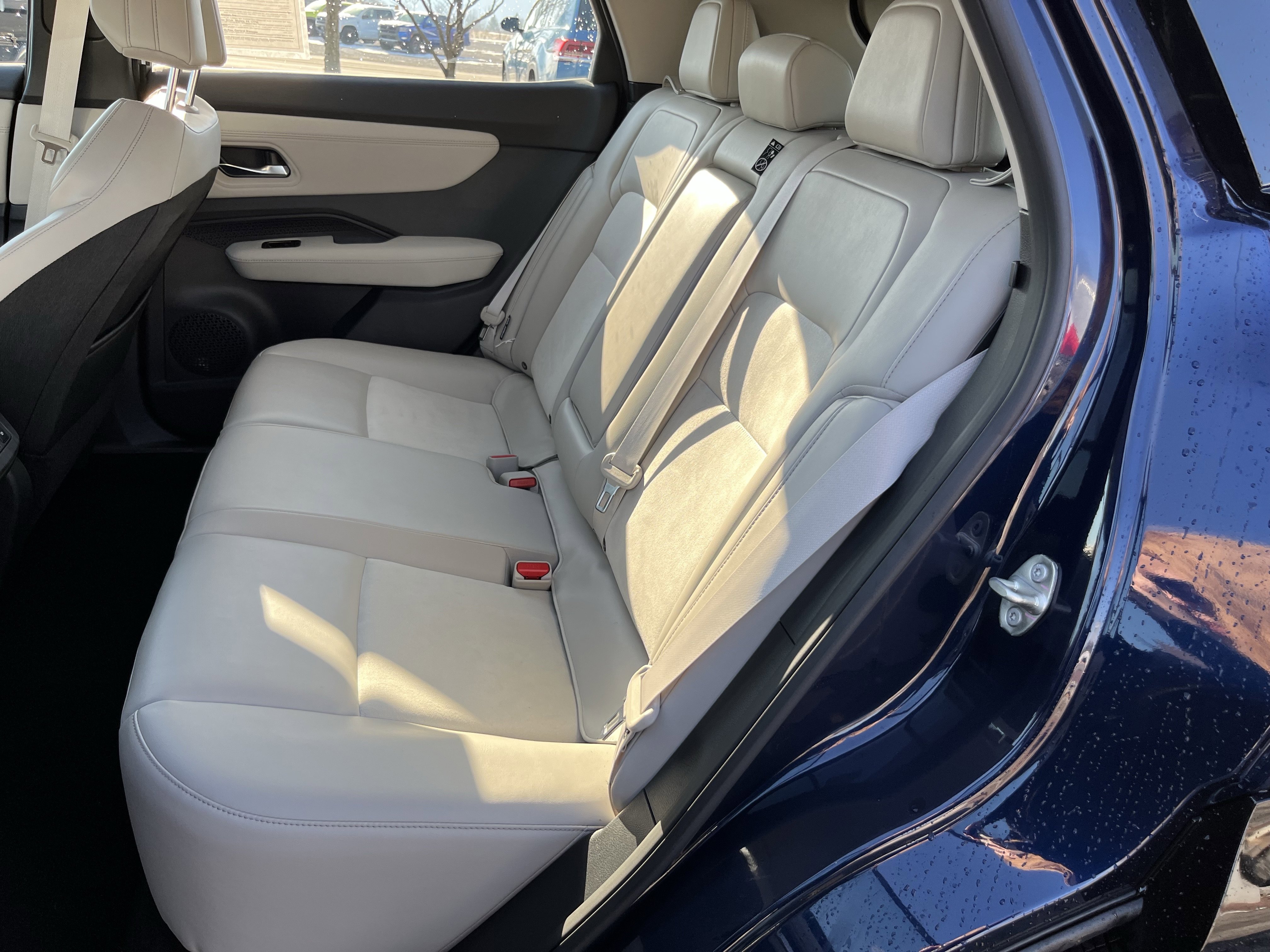 Used 2023 Nissan Ariya AWD image 14