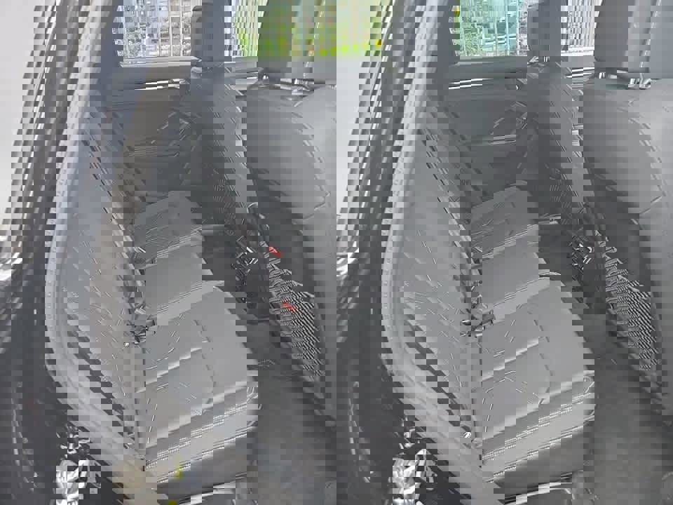 Used 2023 Audi Q3 2.0T Premium w/ Black Optic Sport Package image 9