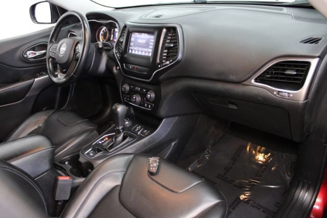 Used 2020 Jeep Cherokee Latitude Plus w/ Comfort/Convenience Group AWD/4WD image 26
