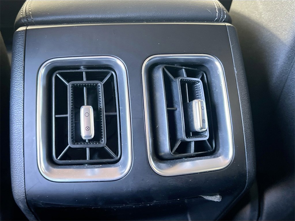 Certified 2024 Kia Sorento LX image 24