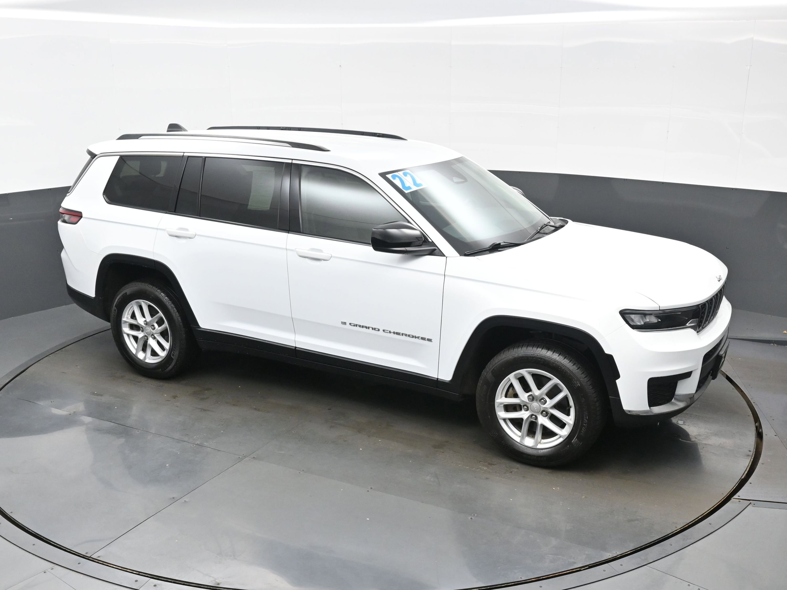 Used 2022 Jeep Grand Cherokee L Laredo w/ Luxury Tech Group I AWD/4WD image 38