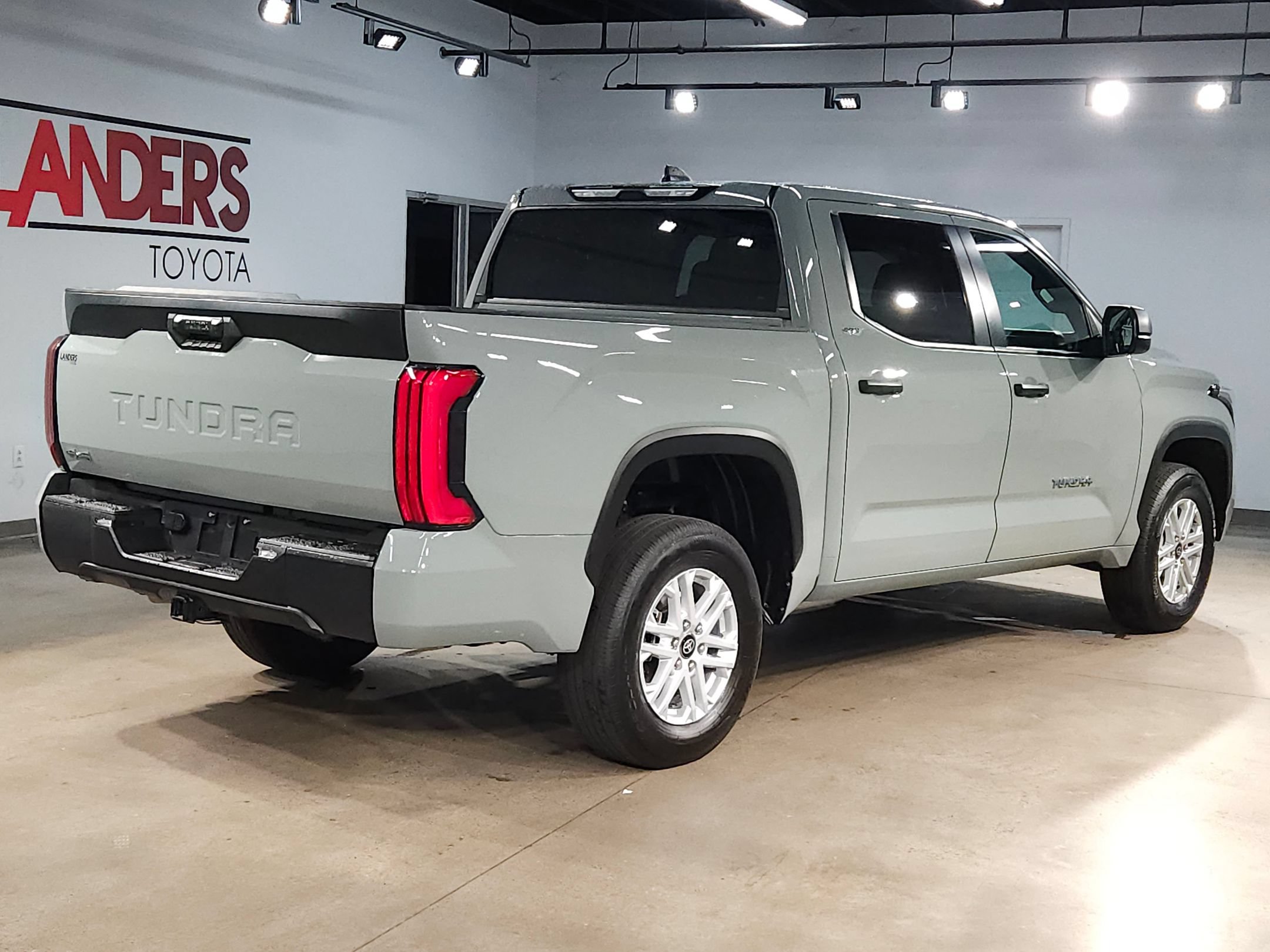 Certified 2025 Toyota Tundra SR5 AWD/4WD image 7