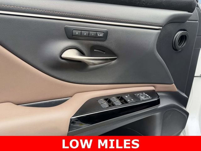 Used 2023 Lexus ES 350 w/ Premium Package image 17