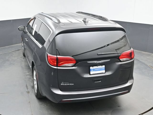 Used 2017 Chrysler Pacifica Touring-L Plus w/ Tire & Wheel Group FWD image 38
