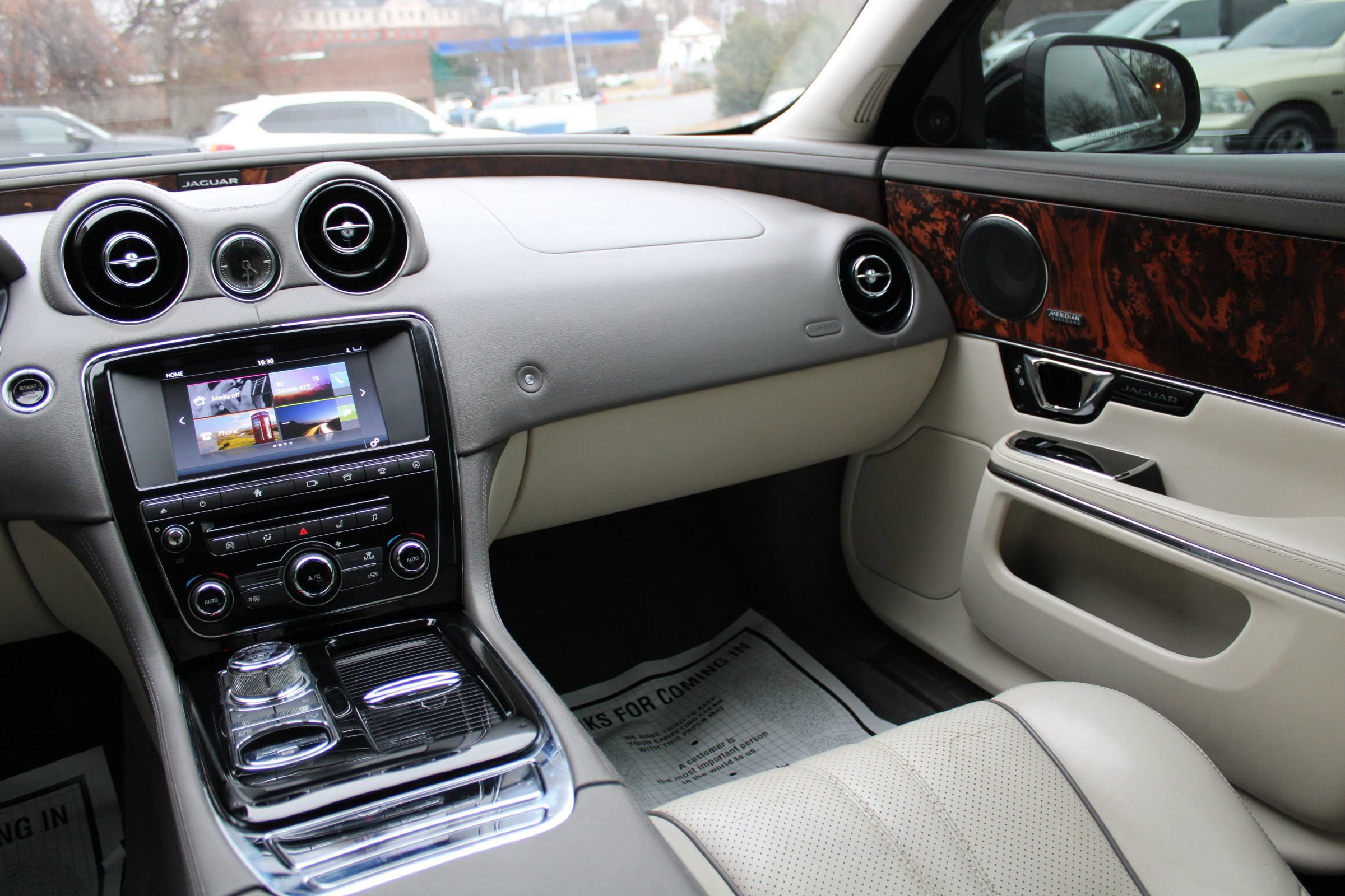 Used 2017 Jaguar XJ R-Sport AWD/4WD image 12