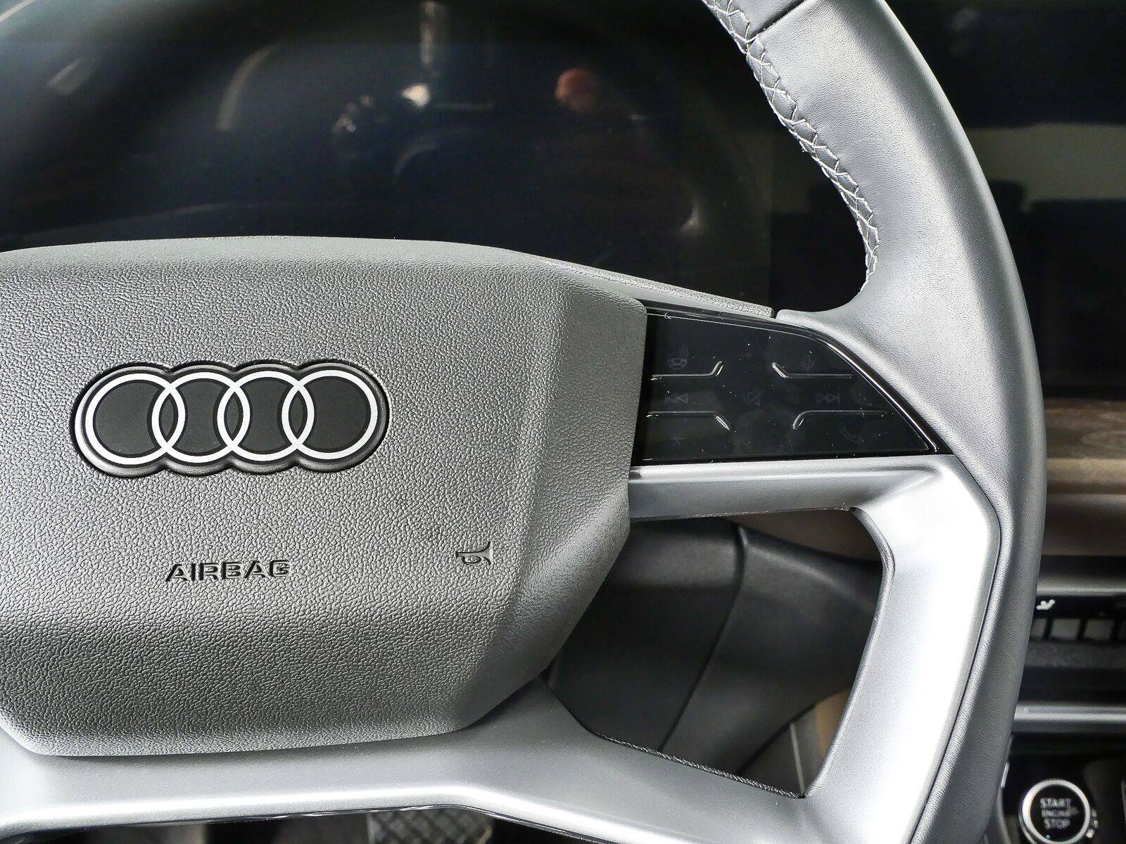 Used 2025 Audi Q5 Premium Plus w/ Premium Plus AWD/4WD image 12