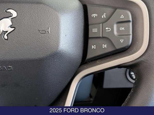 Certified 2025 Ford Bronco Badlands AWD/4WD image 17
