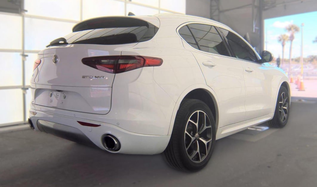 Used 2021 Alfa Romeo Stelvio Ti w/ Nero Edizione AWD/4WD image 3
