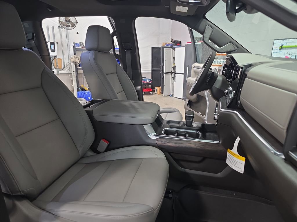 New 2026 GMC Sierra 1500 SLT w/ SLT Premium Plus Package image 10
