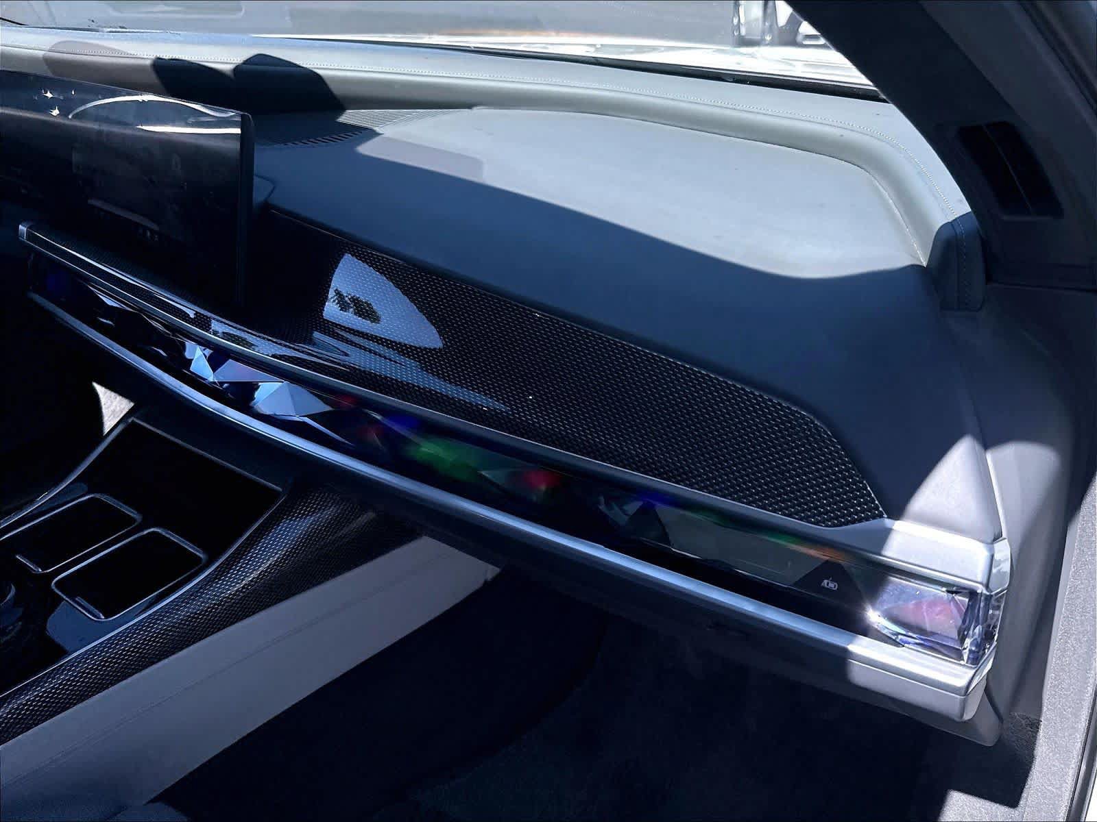 Used 2023 BMW i7 xDrive60 AWD/4WD image 26