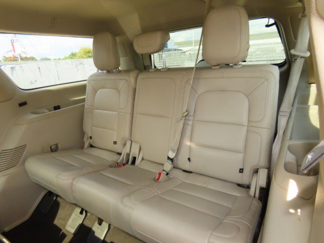 Used 2020 Lincoln Navigator L Reserve w/ Luxury Package image 20