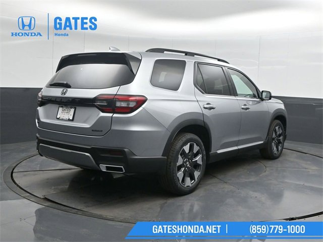 New 2026 Honda Pilot Touring image 2