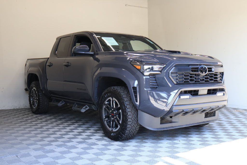 Used 2025 Toyota Tacoma TRD Sport AWD/4WD image 6