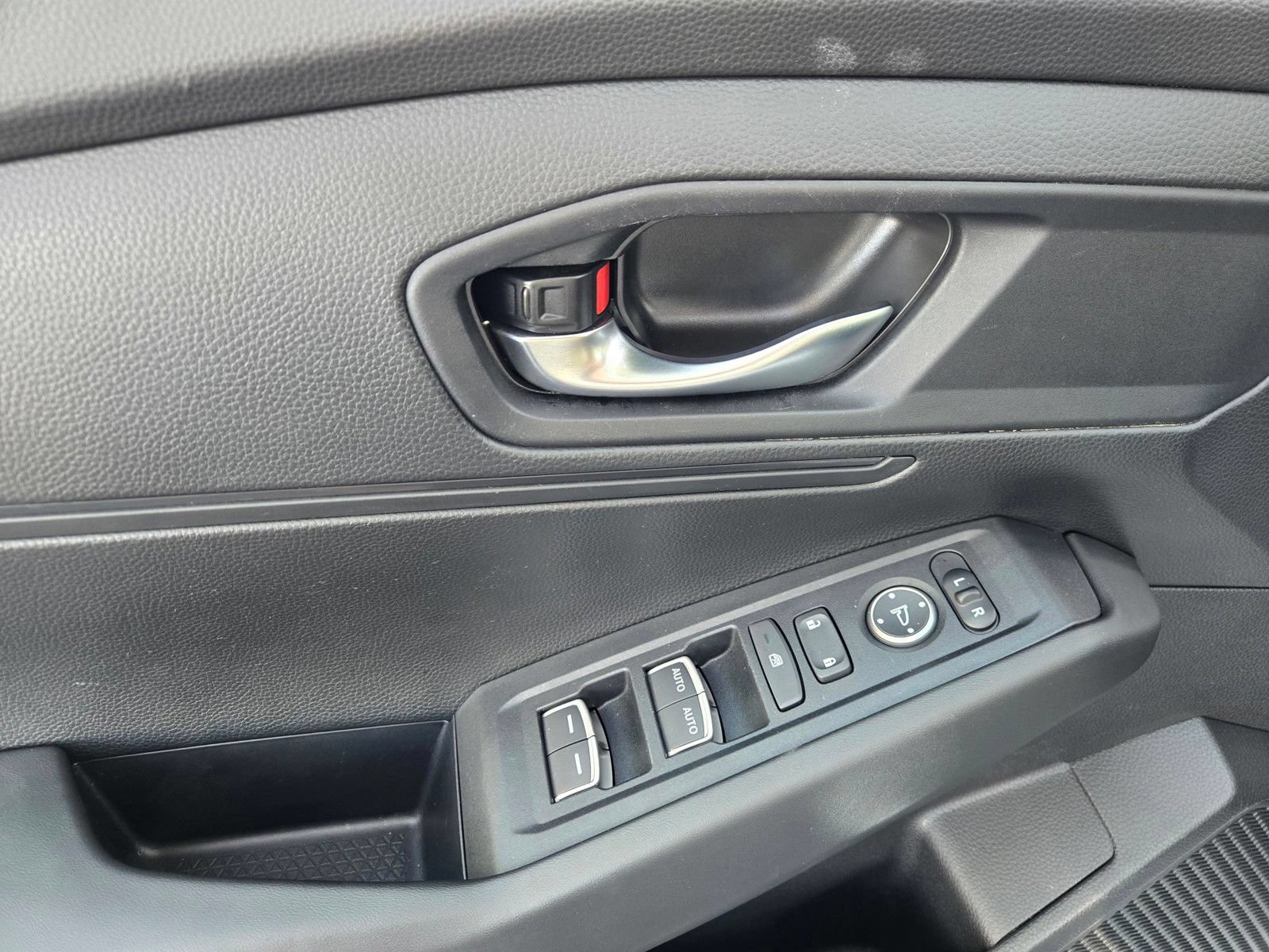 Used 2025 Honda Accord LX image 18