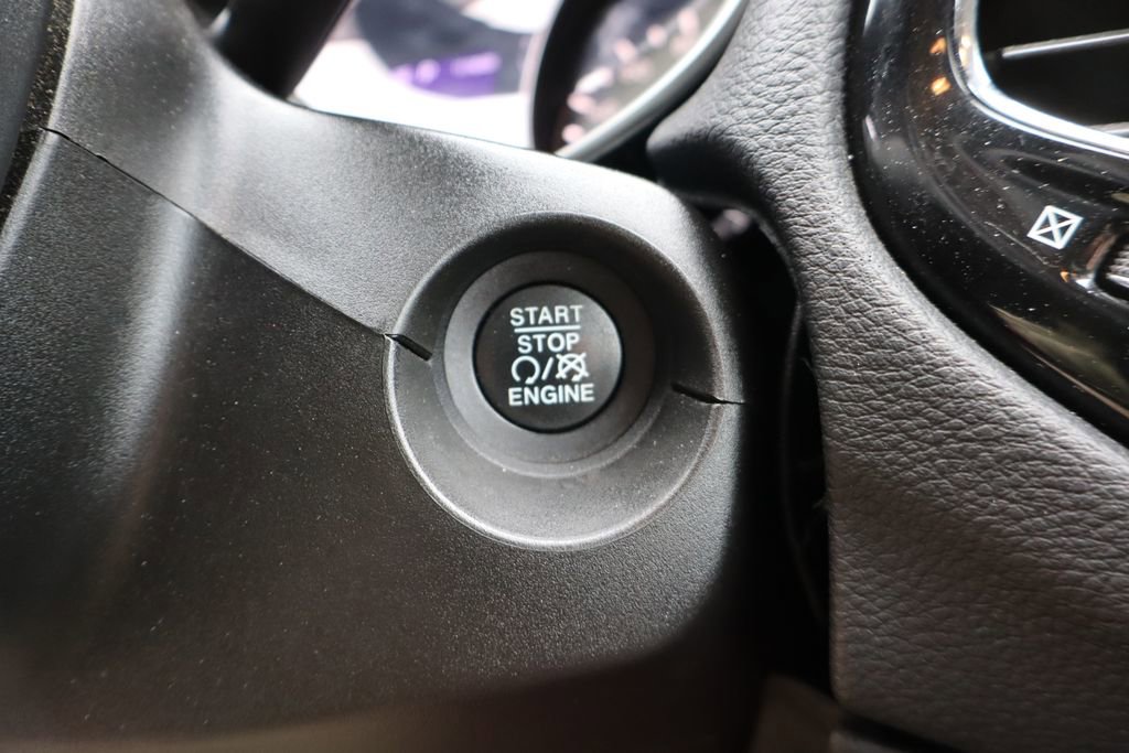 Used 2020 Jeep Compass Latitude image 18