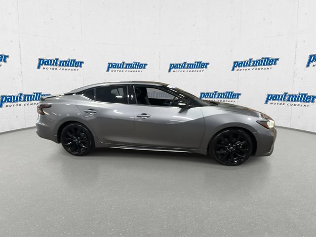 Used 2023 Nissan Maxima SR w/ Sport Mat Group FWD image 13