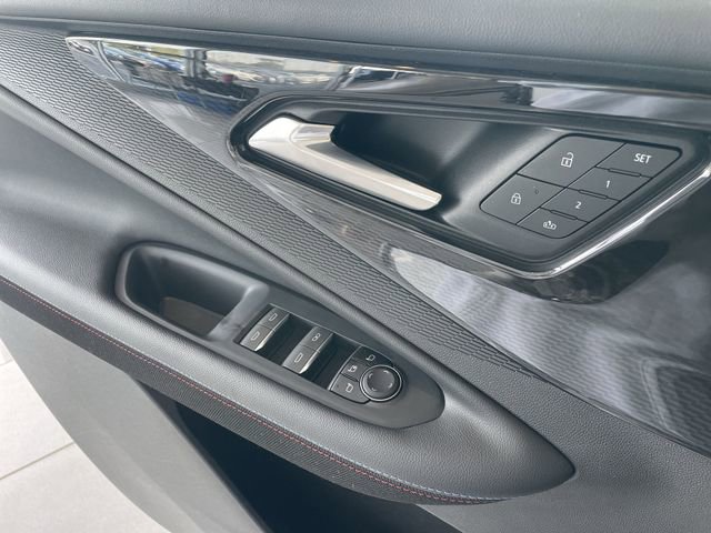 Certified 2025 Chevrolet Blazer EV RS image 23