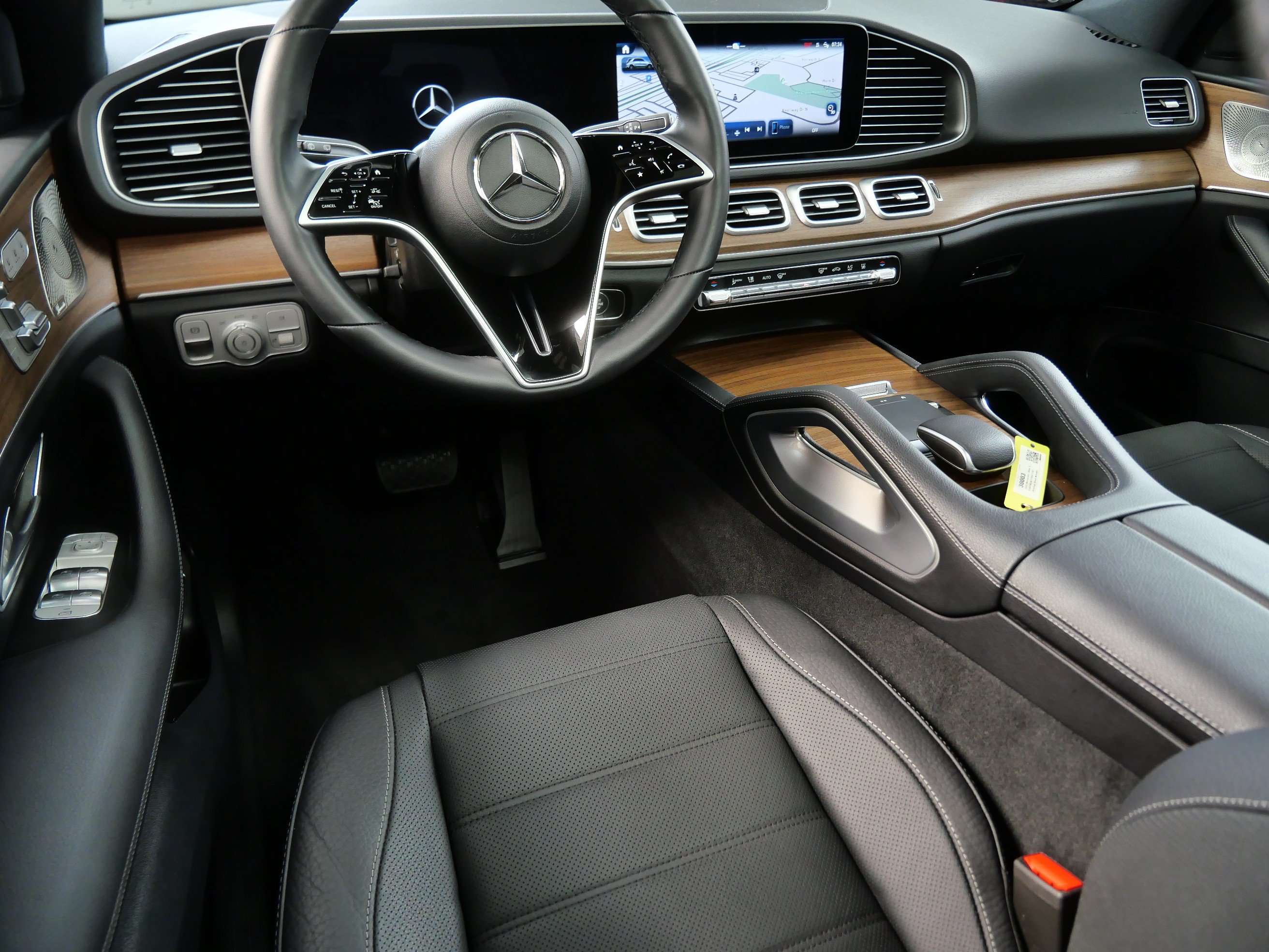 Certified 2026 Mercedes-Benz GLE 450e 4MATIC image 2