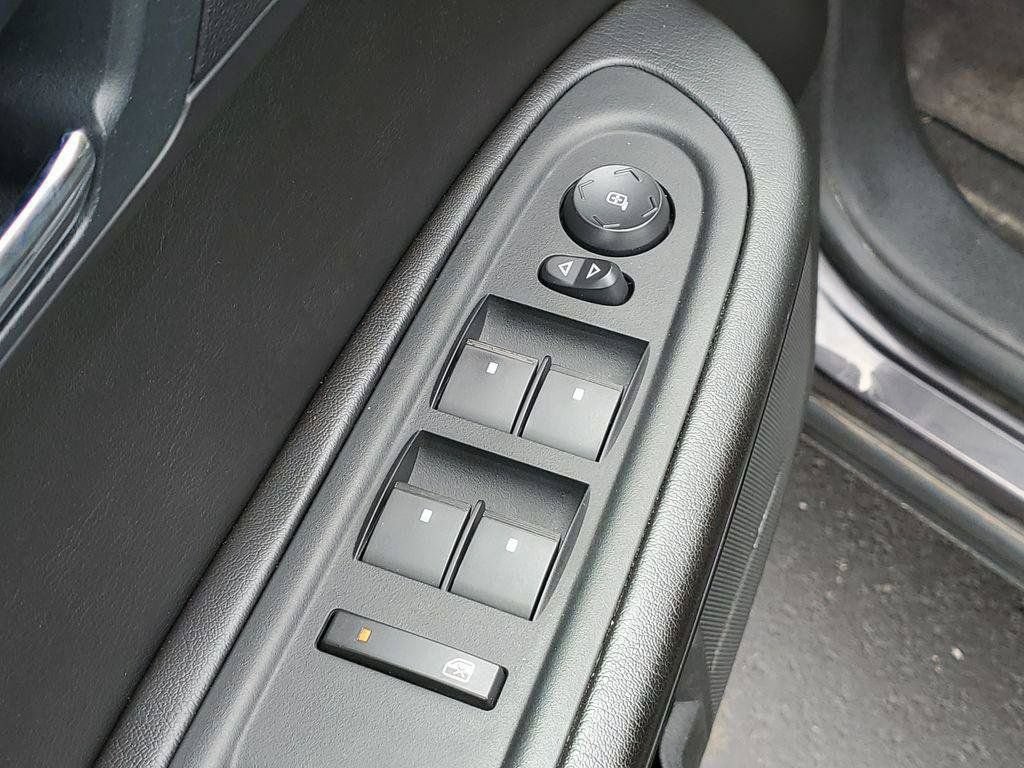 Used 2016 Chevrolet Traverse LT AWD/4WD image 19