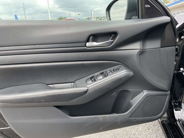 Used 2025 Nissan Altima 2.5 SV image 16