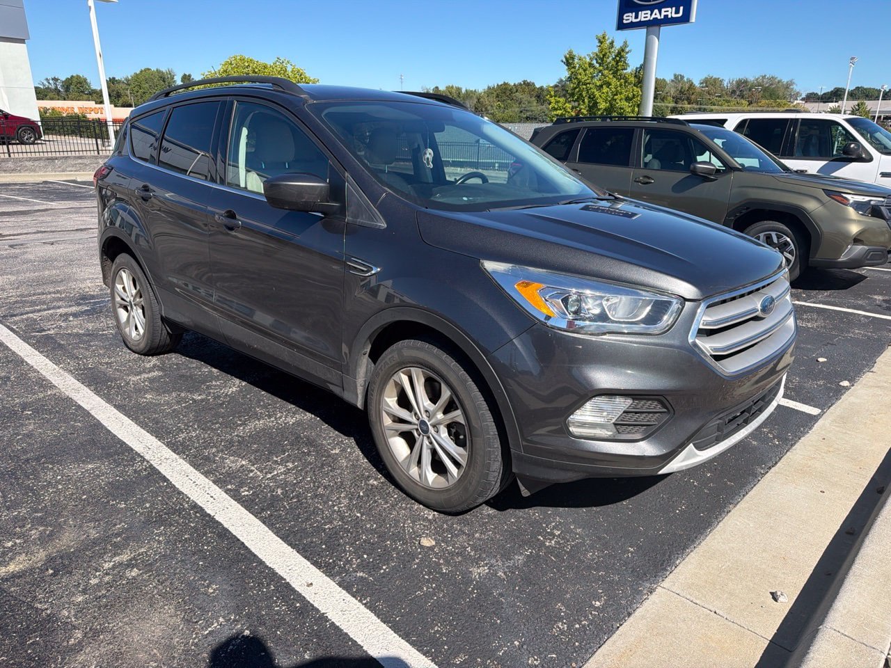 Used 2019 Ford Escape SEL AWD/4WD image 3