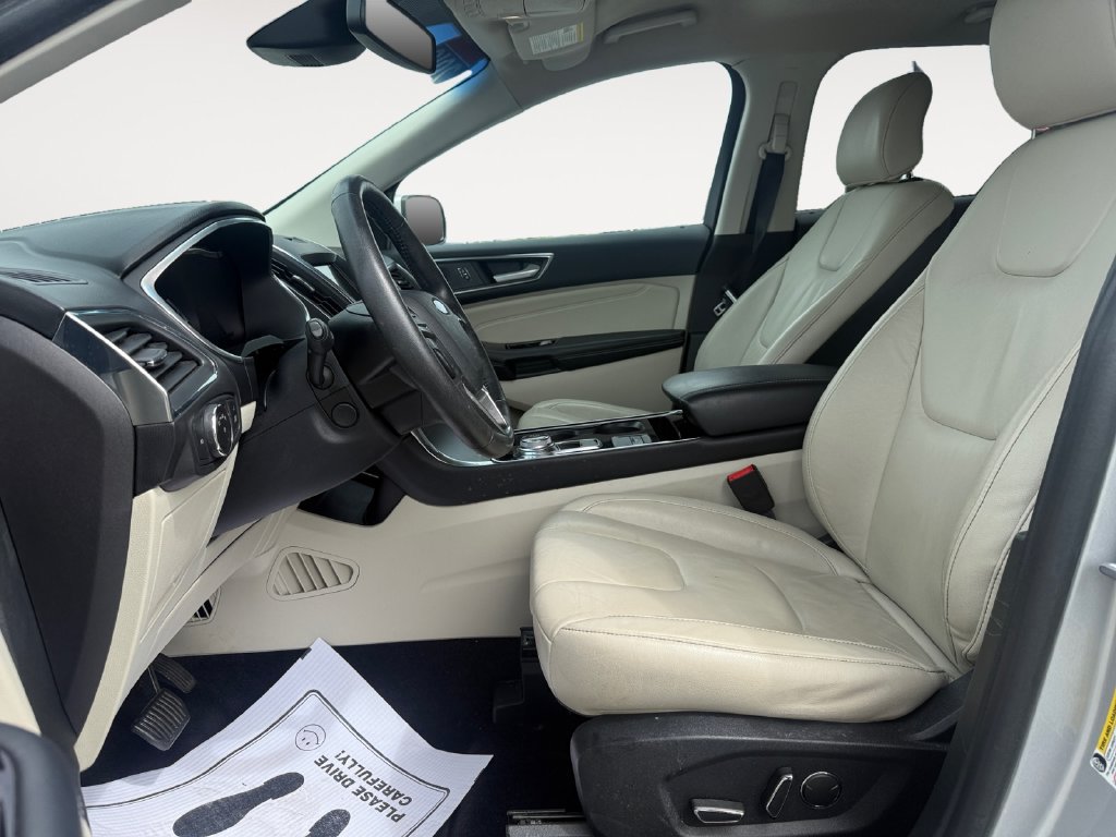 Used 2019 Ford Edge Titanium FWD image 9