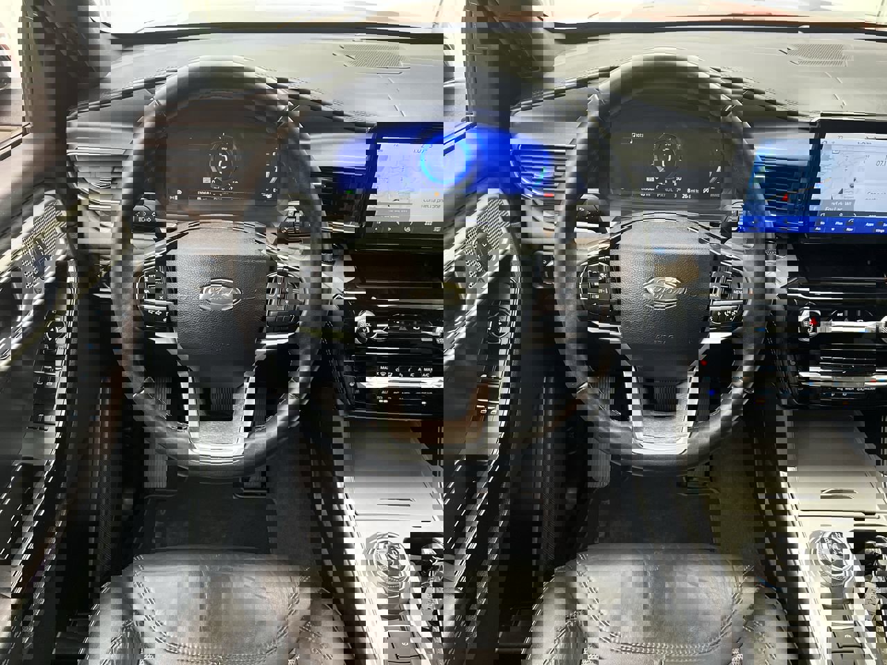 Certified 2023 Ford Explorer Platinum w/ Equipment Group 601A AWD/4WD image 17