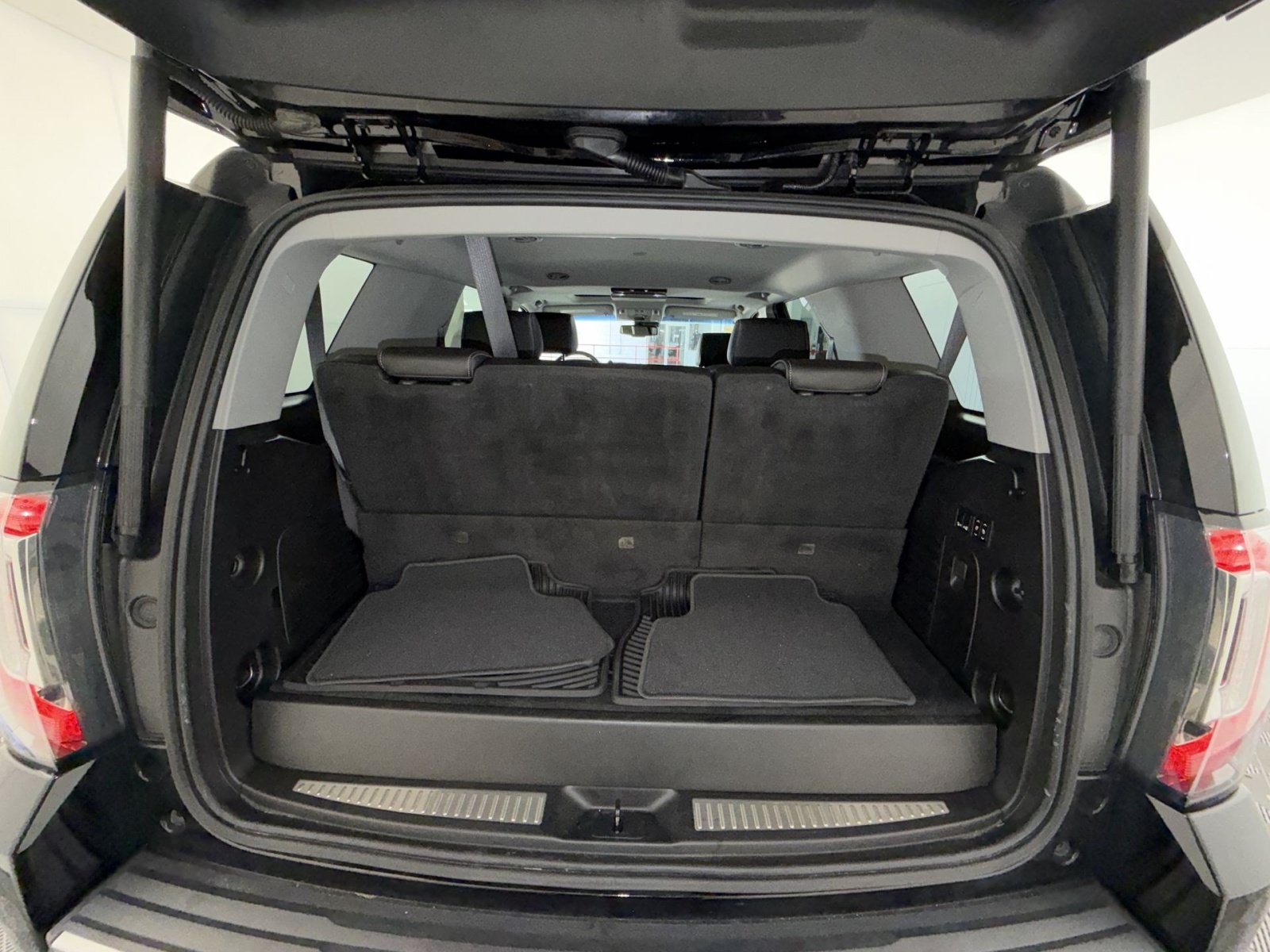 Used 2019 GMC Yukon Denali w/ Denali Ultimate Package AWD/4WD image 26