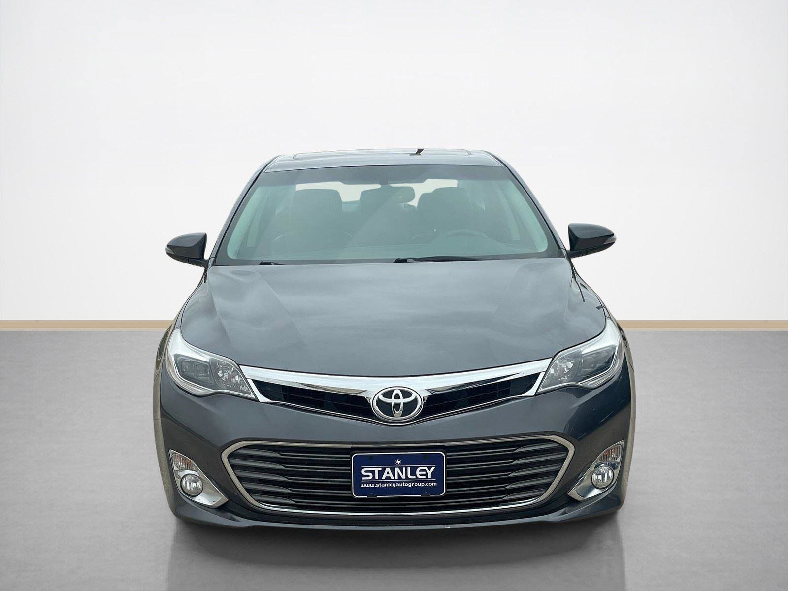 Used 2014 Toyota Avalon XLE Touring image 2