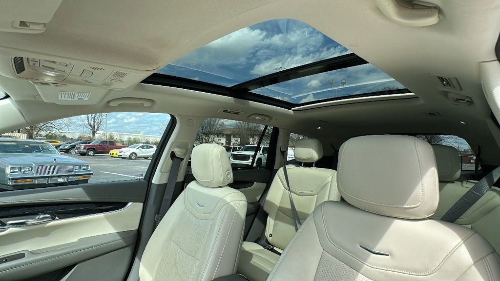 Used 2022 Cadillac XT6 Premium Luxury image 16