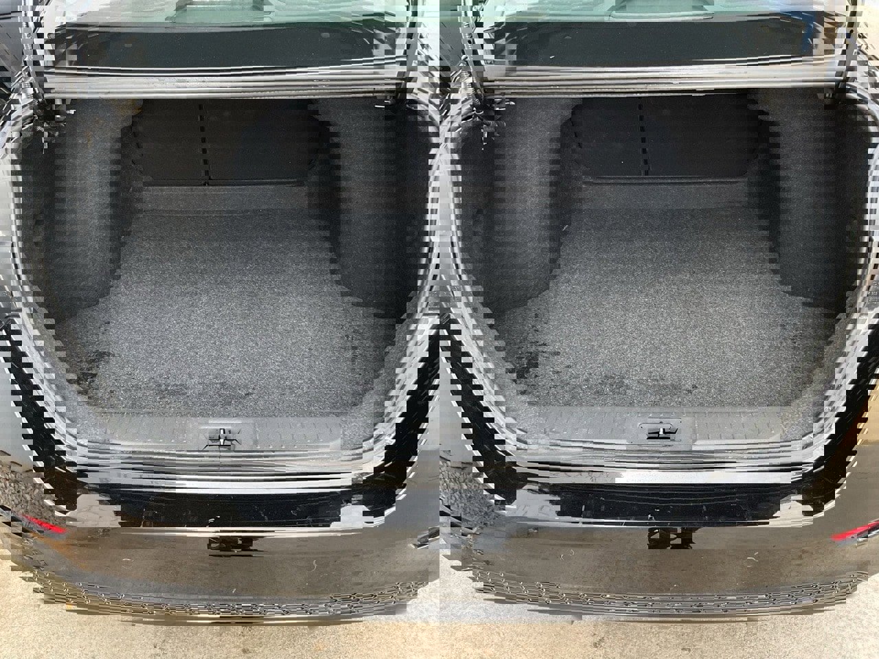 Used 2025 Nissan Sentra S image 18