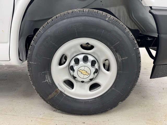 New 2026 Chevrolet Express 2500 Extended w/ Driver Convenience Package RWD image 23
