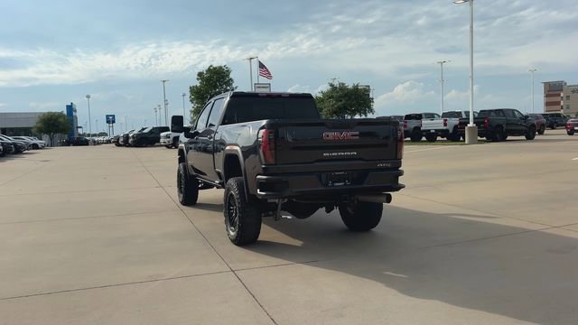 Used 2024 GMC Sierra 2500 AT4 w/ Technology Package AWD/4WD image 8