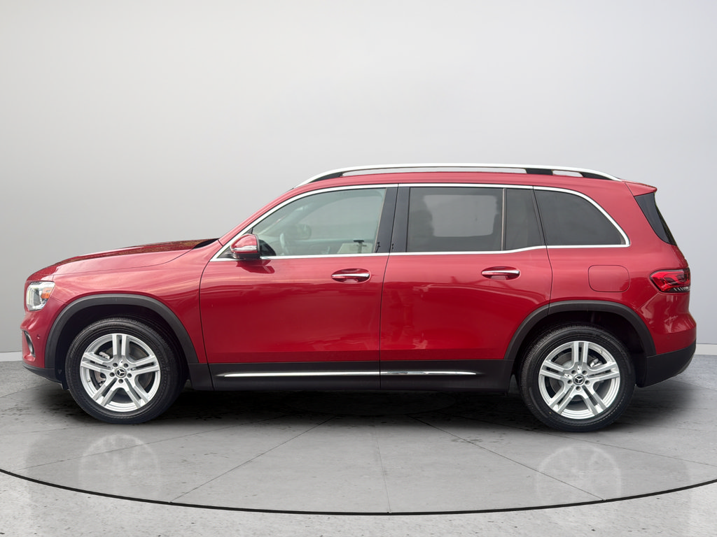 Used 2021 Mercedes-Benz GLB 250 w/ Premium Package image 9