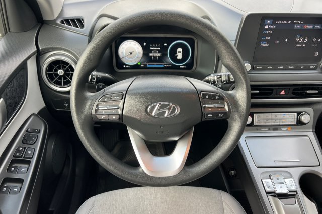 Used 2023 Hyundai Kona SE w/ Cargo Package FWD image 18