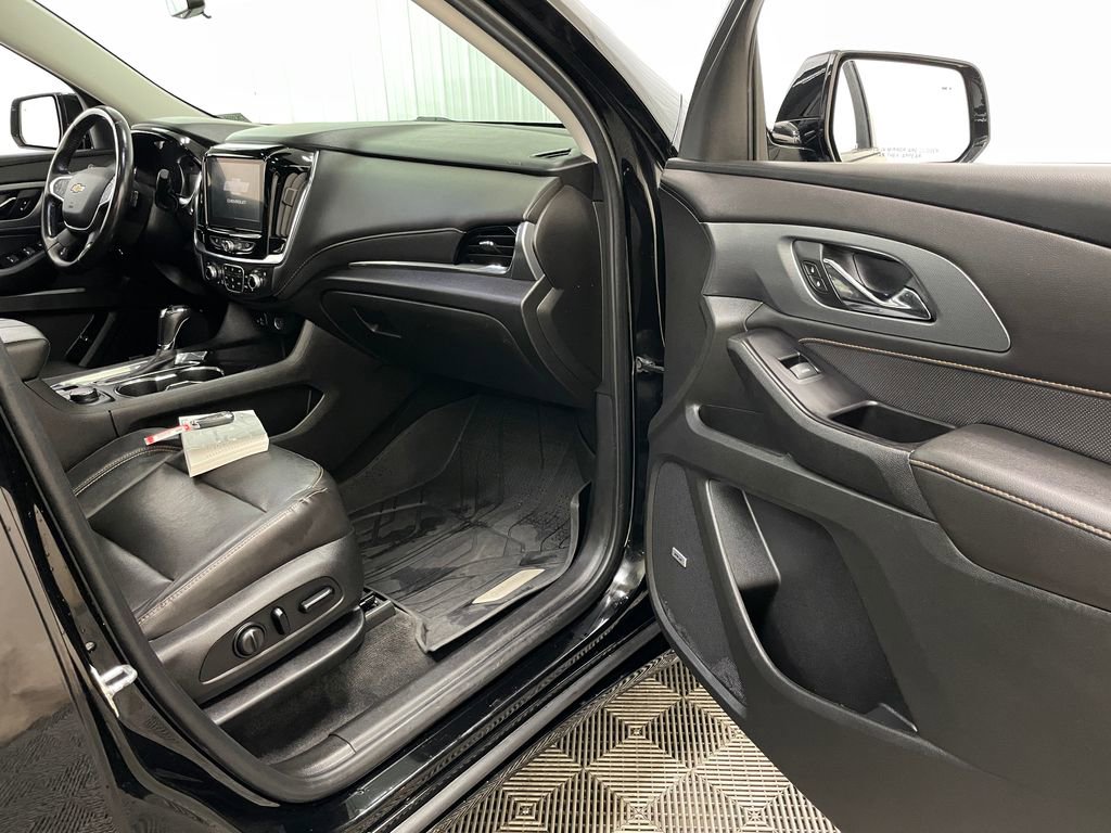 Certified 2020 Chevrolet Traverse Premier w/ Redline Edition AWD/4WD image 39