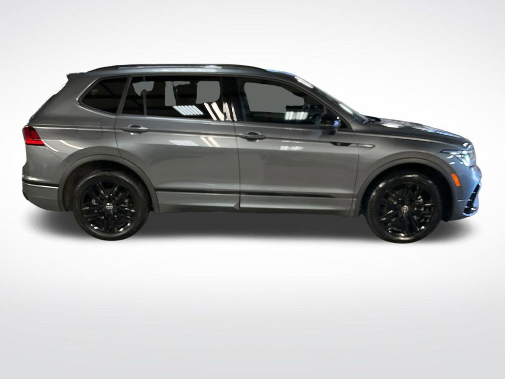 Used 2022 Volkswagen Tiguan SE R-Line AWD/4WD image 7