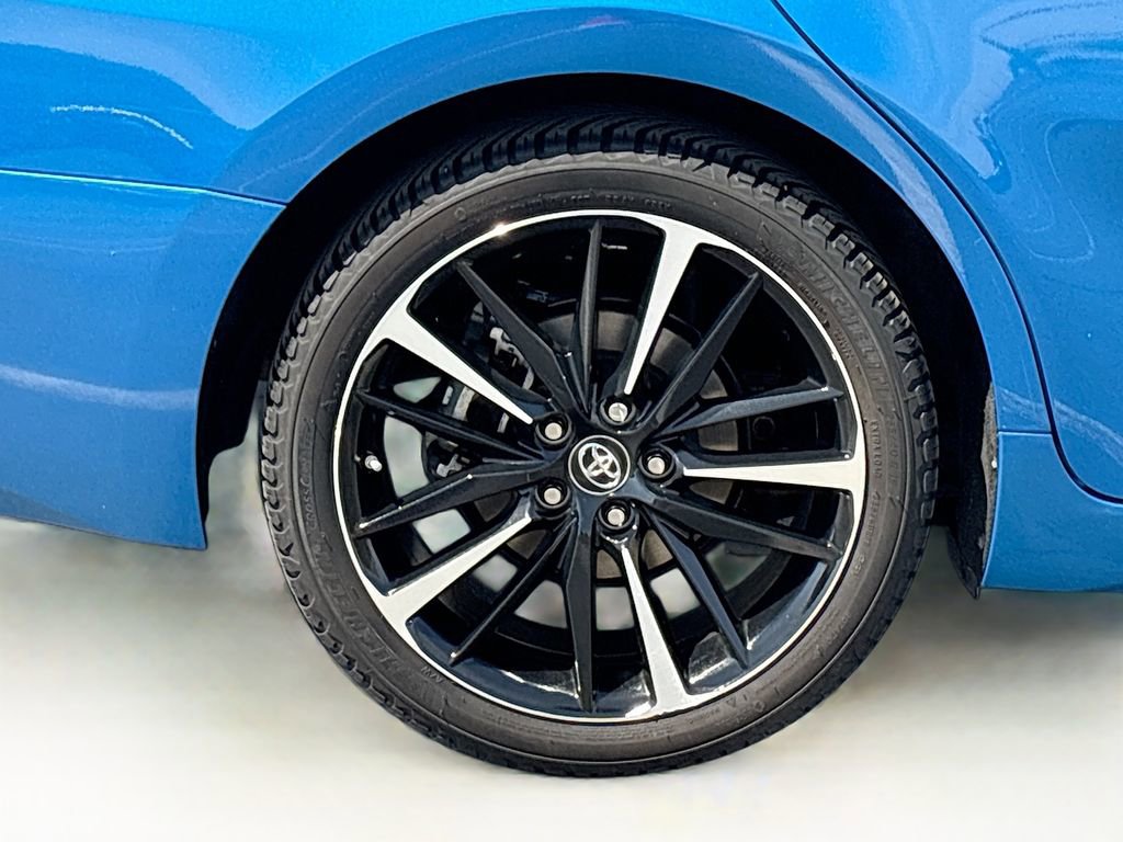 Certified 2018 Toyota Camry XSE FWD image 32