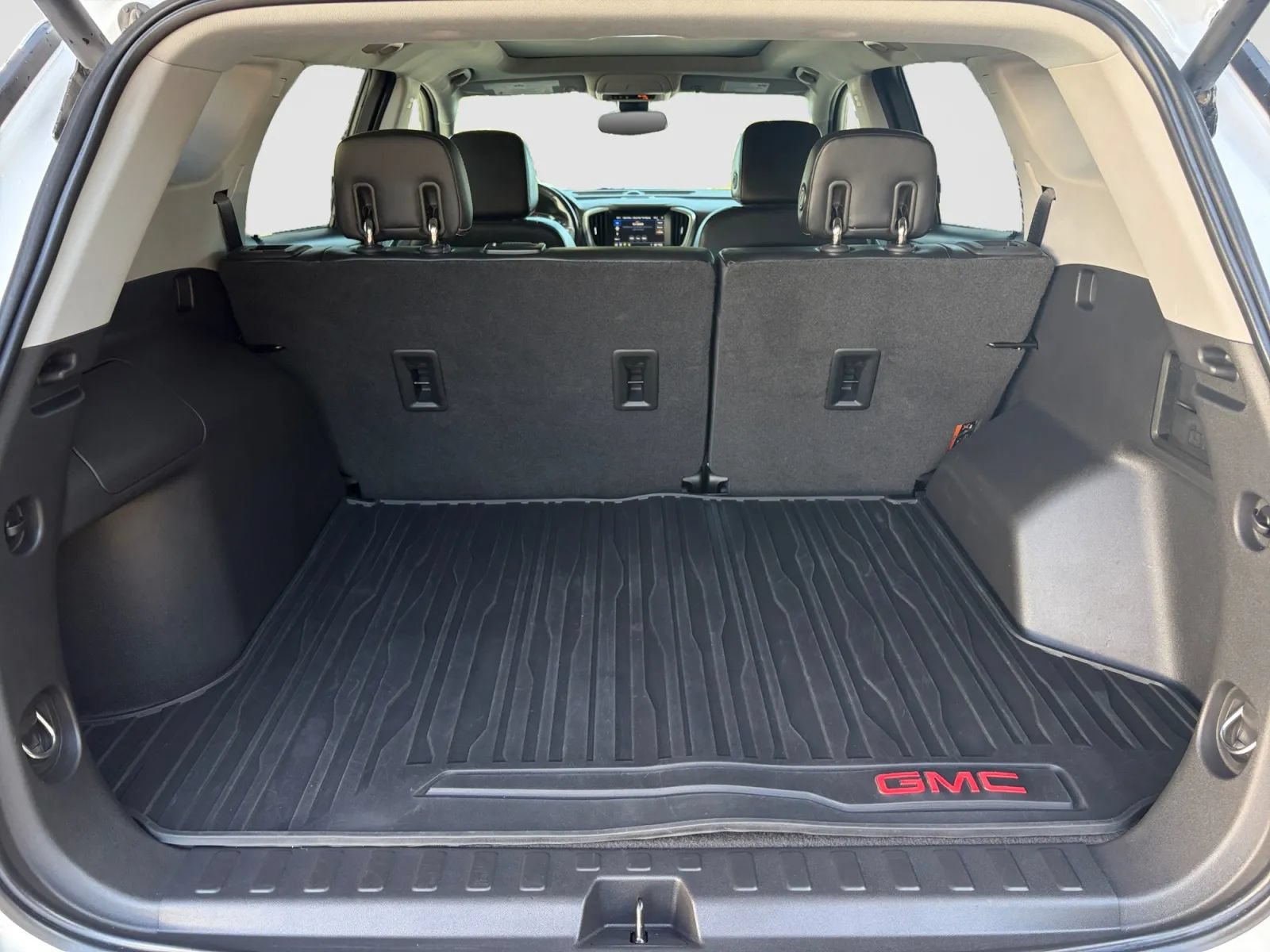 Used 2020 GMC Terrain SLT w/ Preferred Package AWD/4WD image 16
