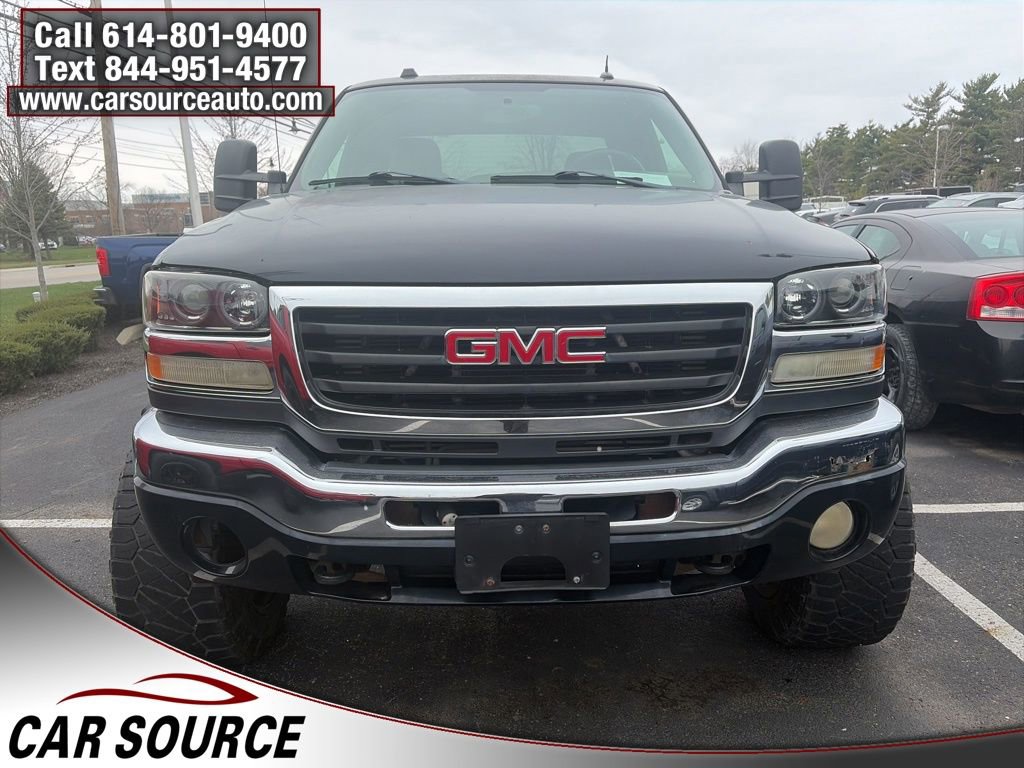 Used 2005 GMC Sierra 2500 SLT w/ Heavy-Duty Power Package image 2