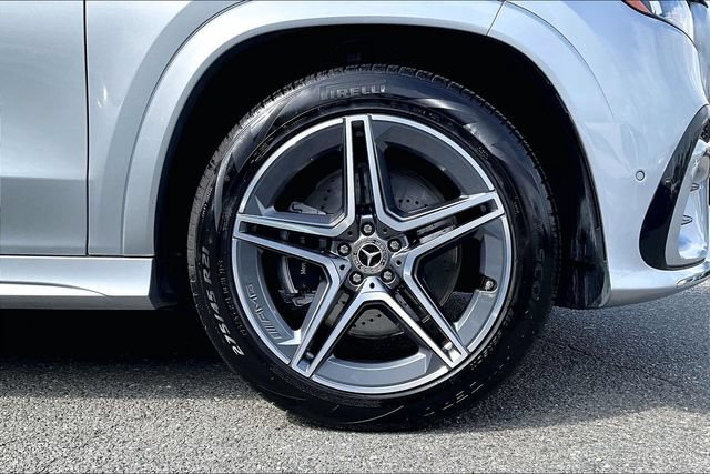 Certified 2025 Mercedes-Benz GLS 450 4MATIC w/ AMG Line Exterior image 9