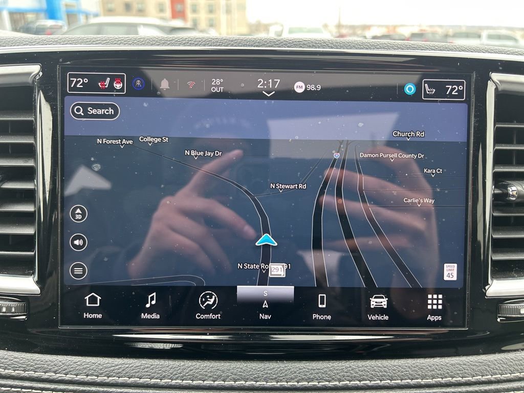 Used 2024 Chrysler Pacifica Premium image 30