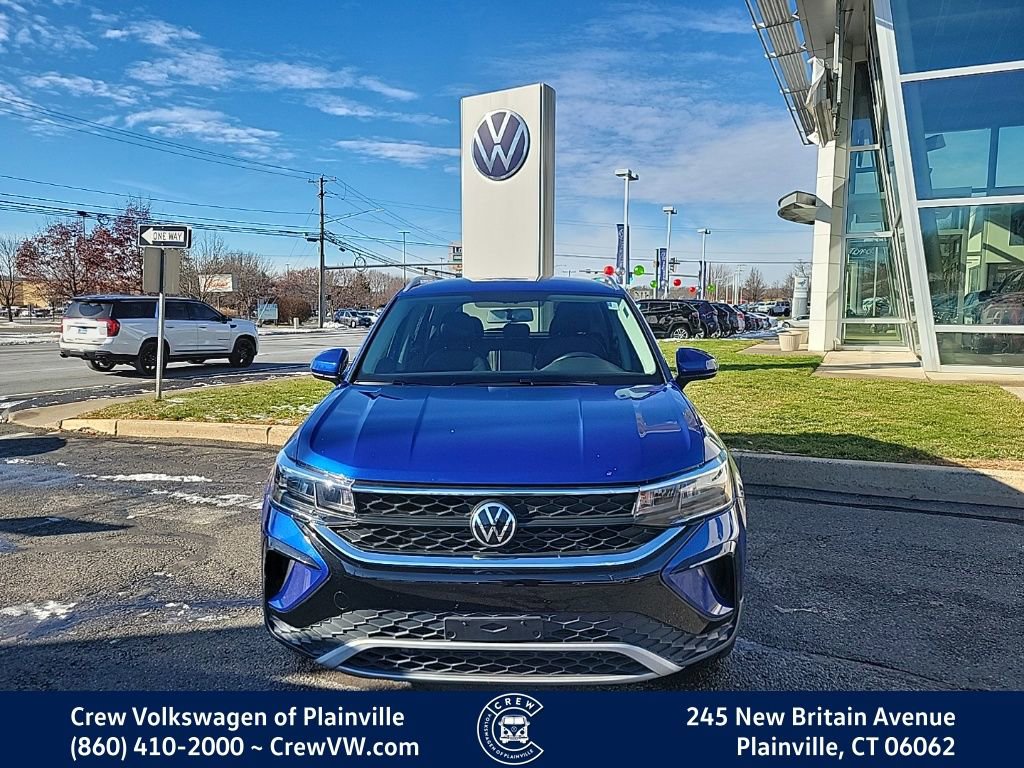 Certified 2022 Volkswagen Taos SE video 2