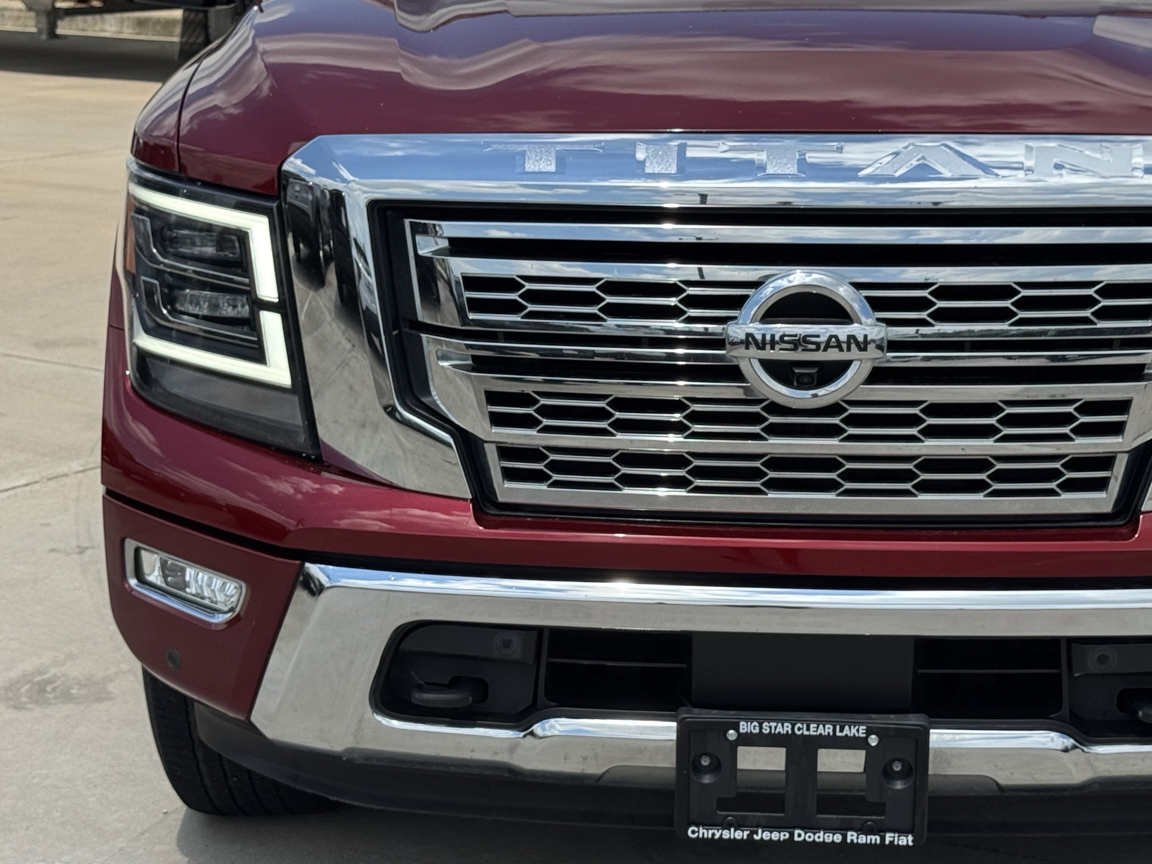Used 2020 Nissan Titan SL w/ Moonroof Package AWD/4WD image 6