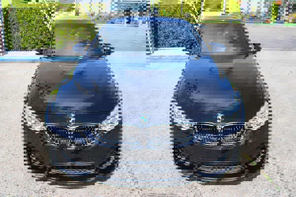 Used 2015 BMW M4 Convertible image 8