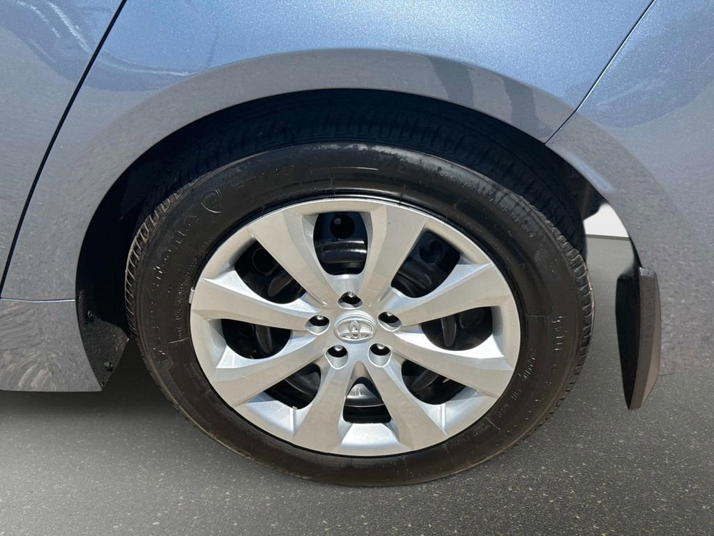 Used 2025 Toyota Corolla LE image 10