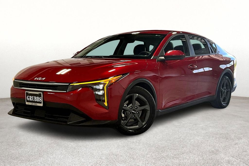 Used 2025 Kia K4 LXS FWD image 2