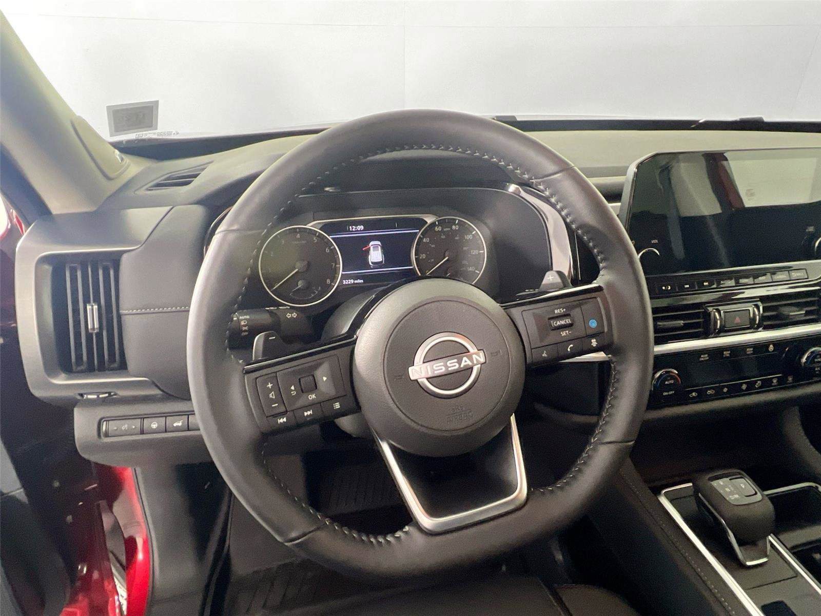 Used 2025 Nissan Pathfinder SL w/ SL Premium Package image 10