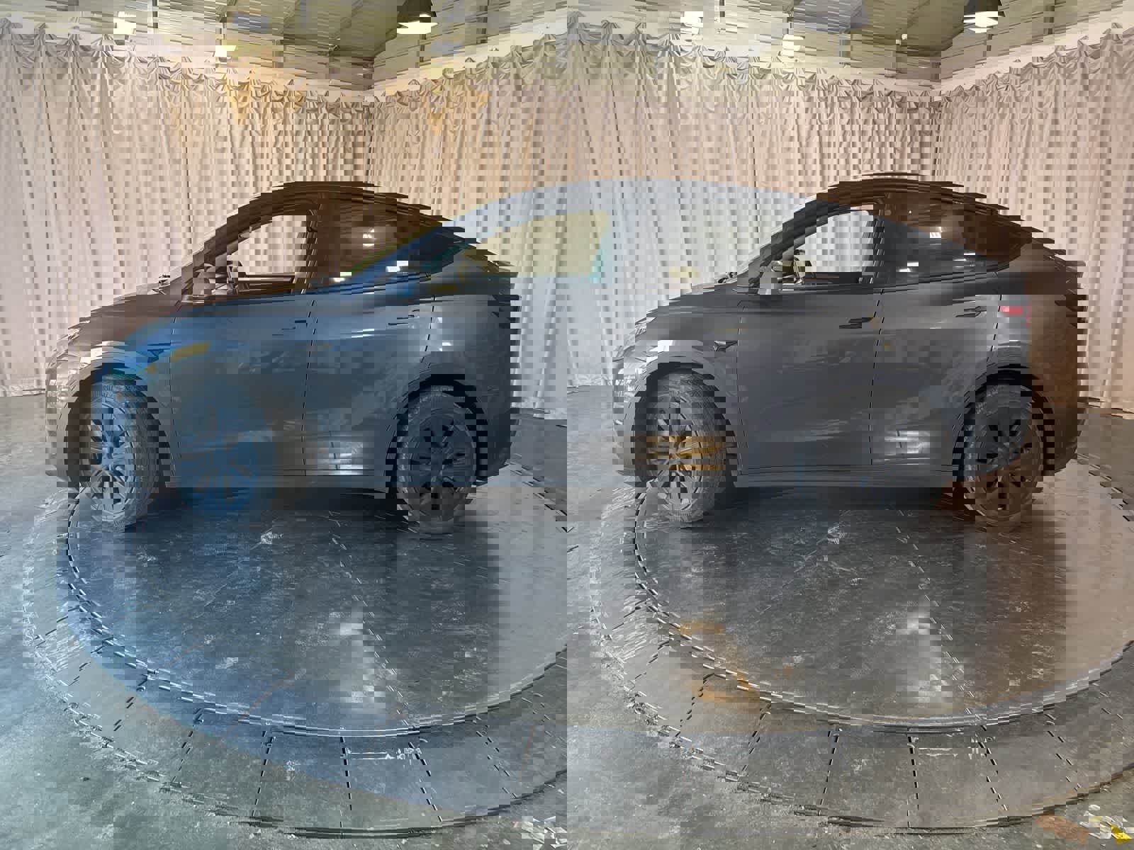 Used 2023 Tesla Model Y Long Range image 8